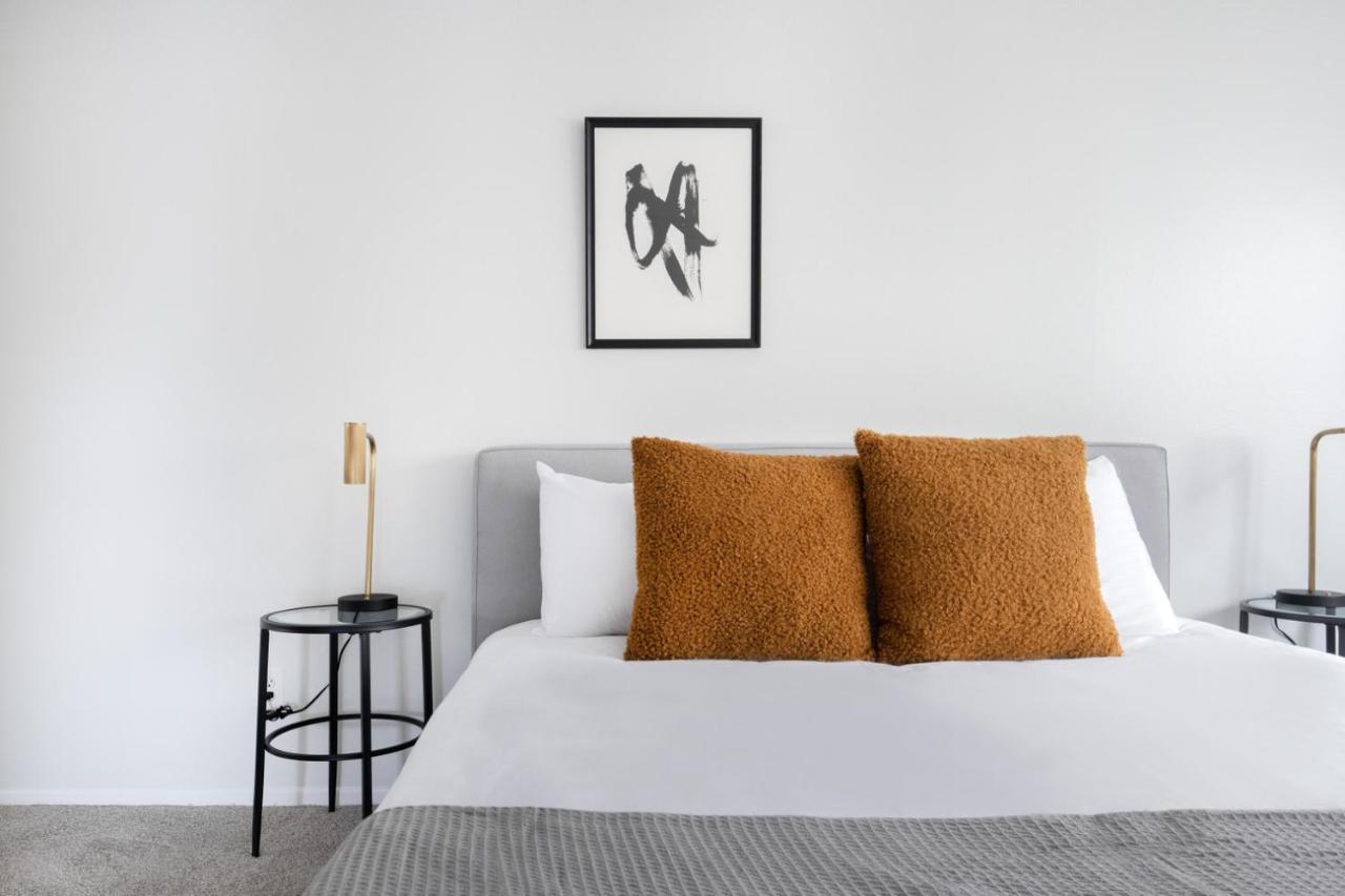 Dapper Weho 1br Nr Groceries Shopping Lax-386 Apartment